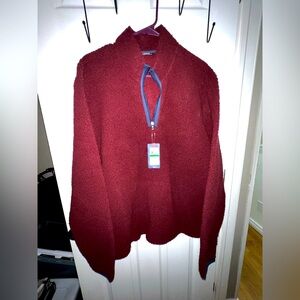 Men’s IZOD fleece half zip pull over. Size Large,burgundy w/navy blue trim.